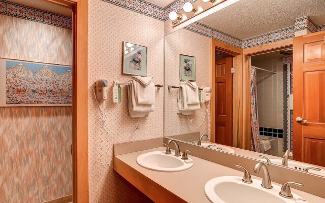 Colorado Rocky Mountain Resorts - Breckenridge