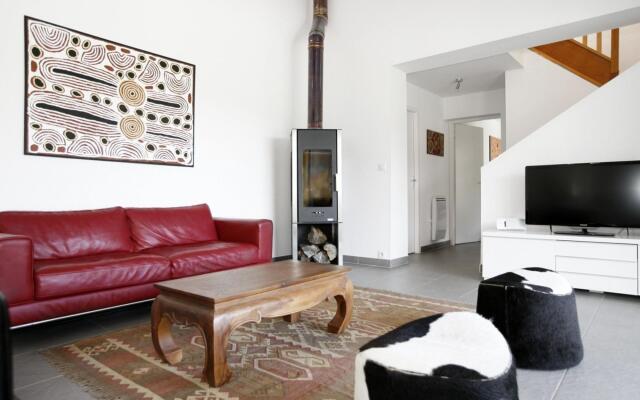 Peaceful Villa With Pool & Views