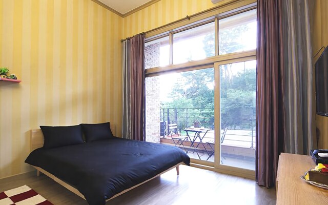 Gyeongpo Yangji Pension