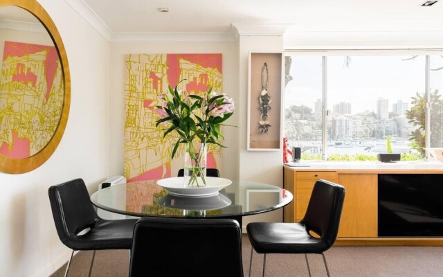 Waterfront Apartment Brimming With Inspirational Artwork