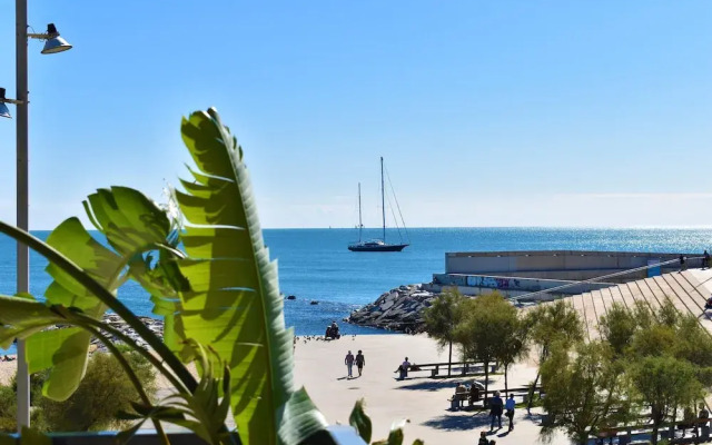 Barcelona Beachfront Apartment