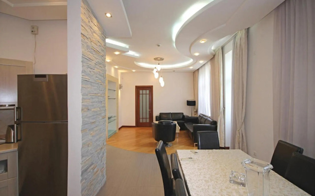 Прекрасная 4-ех комнатная квартира в самом центре