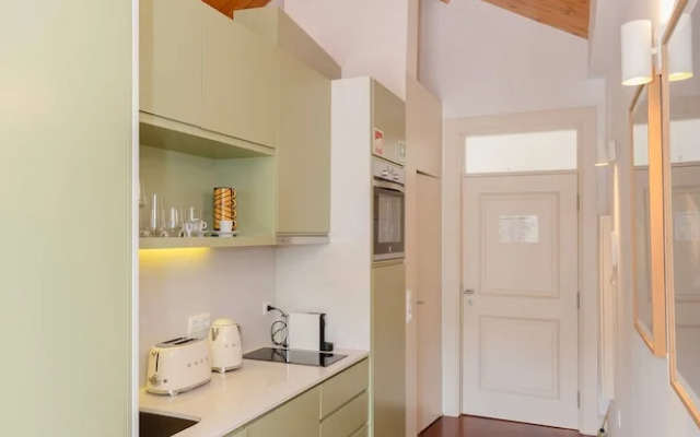 Liiiving in Porto - Trindade Deluxe Studio 3T