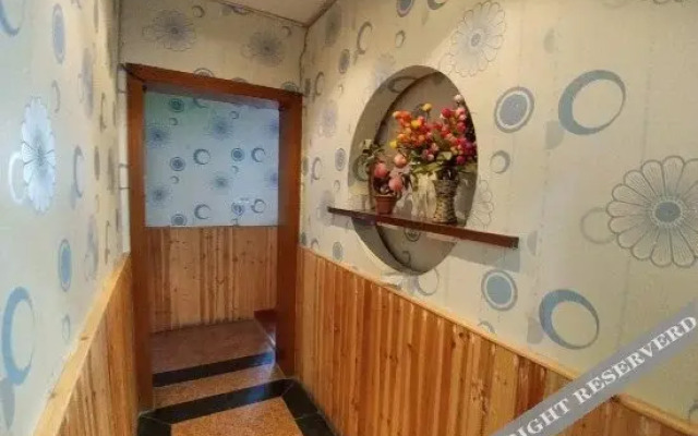 The 2 90's Guys Inn