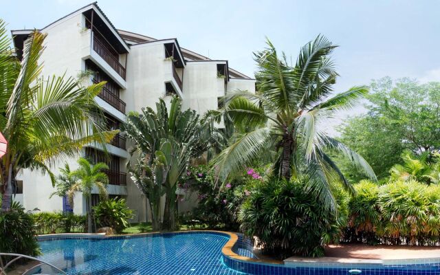VIP Chain Resort Pool Villa