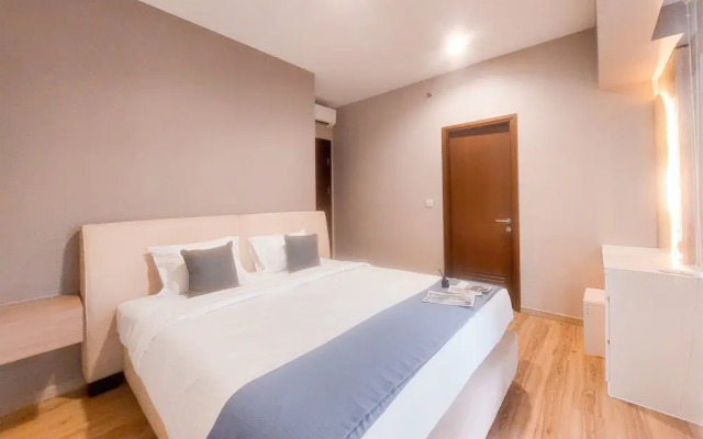 Nice And Modern 2Br Apartment At M-Town Signature