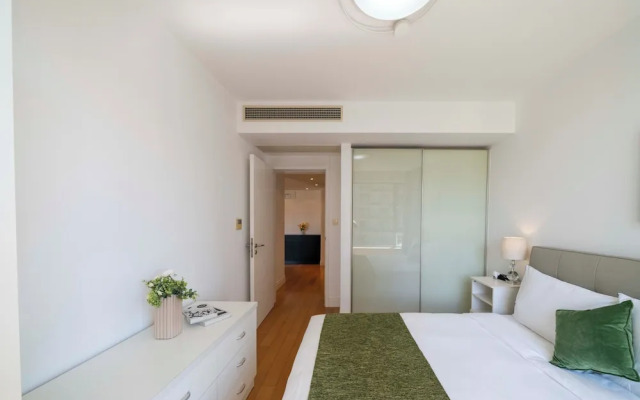 Tyms Family 1BR 1BA Apt Xujiahui