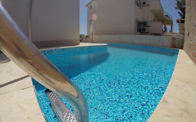 Marinela - with pool - A2(4+2)