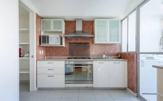Bright Condo With Gym and Security 24 hrs