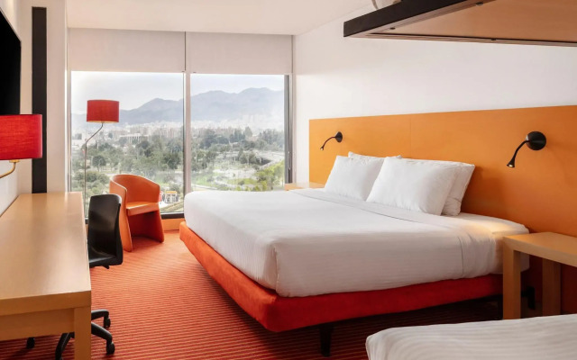 Fairfield by Marriott Bogota Embajada