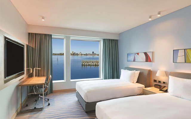 DoubleTree by Hilton Perth Waterfront