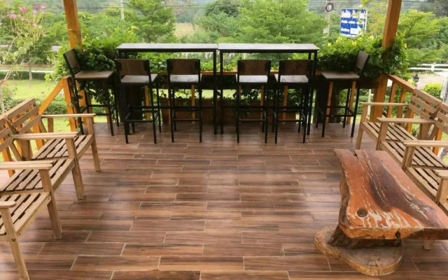Mai Ngern Mai Thong Resort