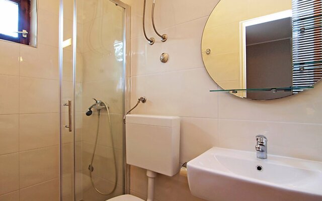 Apartment Rina Paros 41123