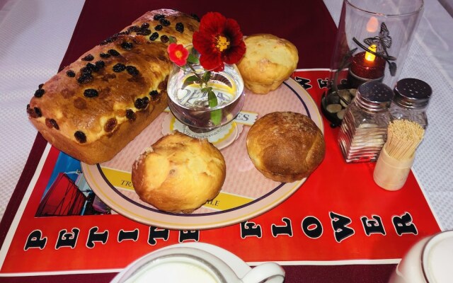 Petite Flower Guest House
