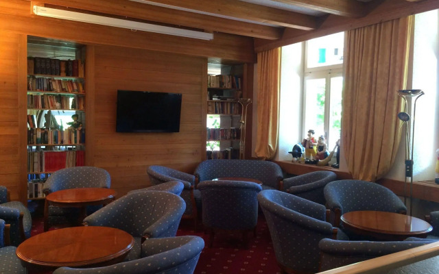 Hotel Bellevue - Traditional Swiss Hideaway