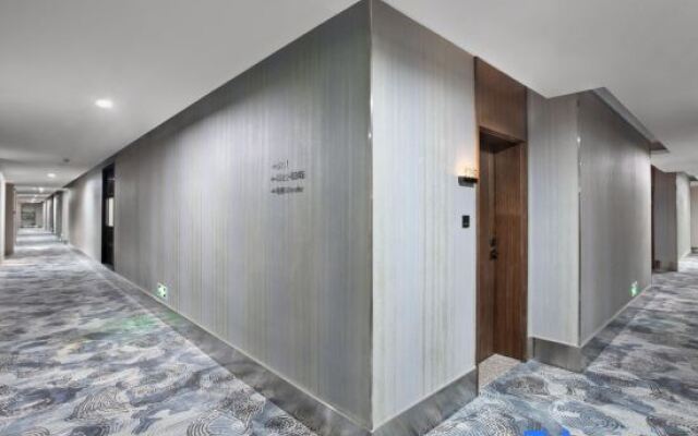 Orange Hotel (Wuhan Qingnian wansongyuan Road)