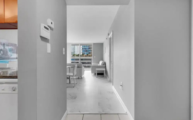 The Club at Brickell Bay Luxury Suites