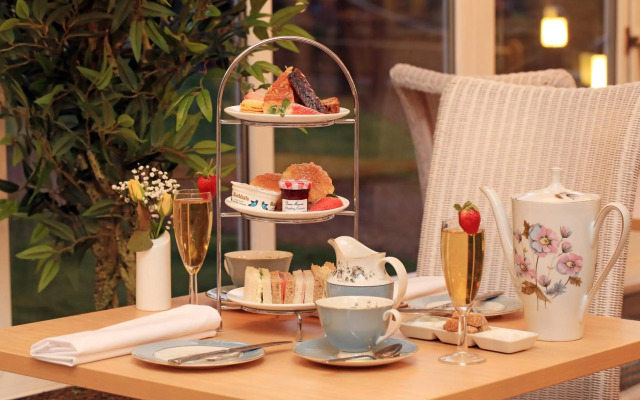 The Hog's Back Hotel & Spa Farnham