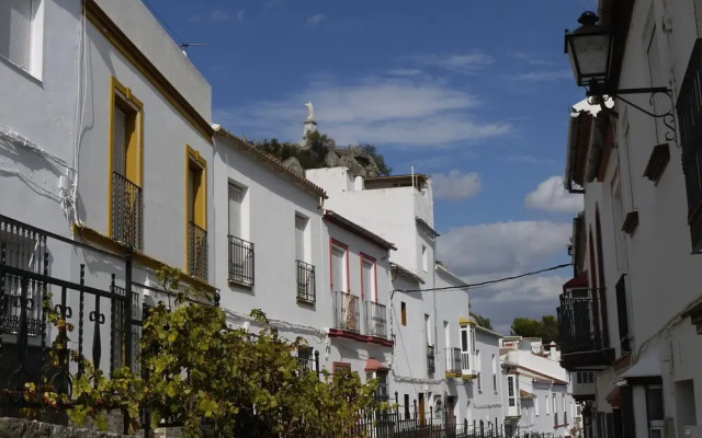 Lemon Tree Patio is a Delightful Home in Olvera, Cadiz Andalucia, Spain