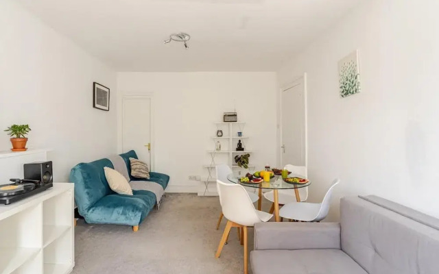 London Oasis Retreat - 2 Bedroom Apartment