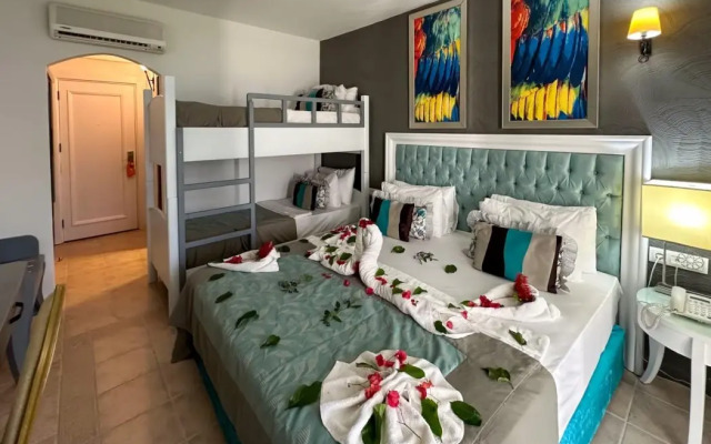 Tiana Beach Resort - All Inclusive