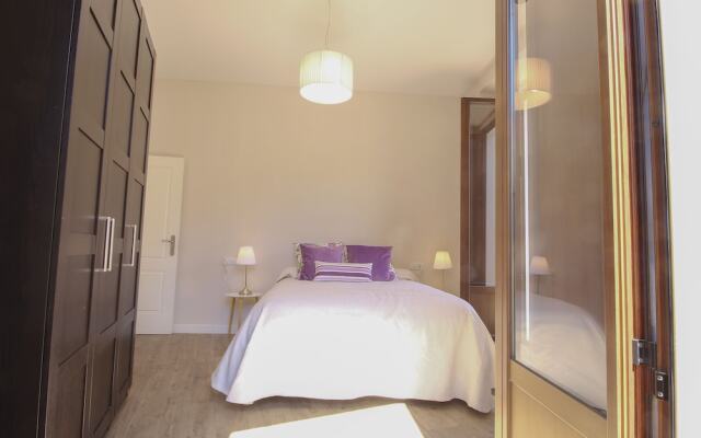 Deluxe Apartment with Giralda views