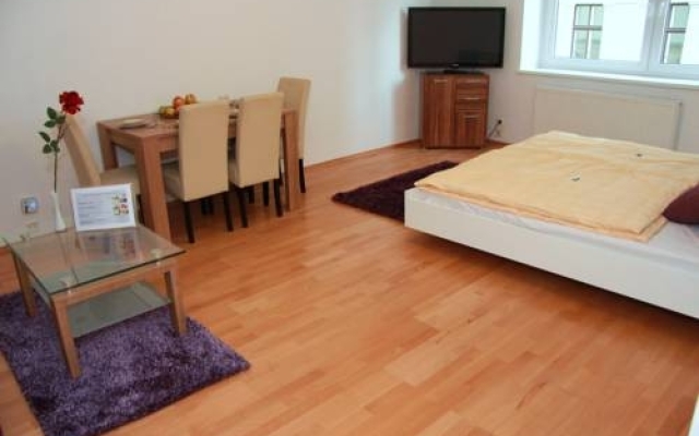 Livingston Apartment Premium