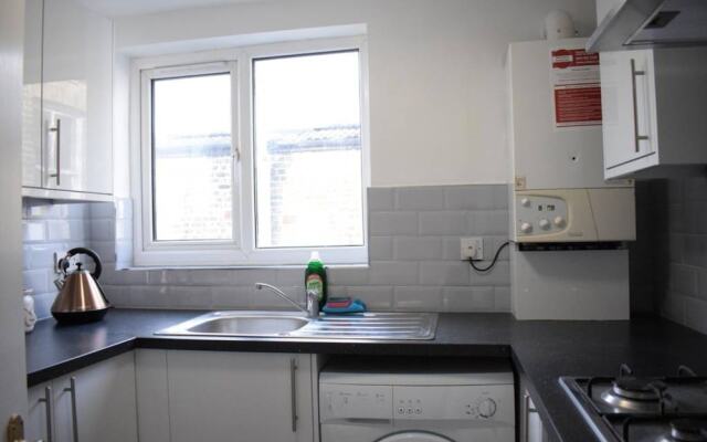 Bright 2 Bedroom Flat in East Dulwich