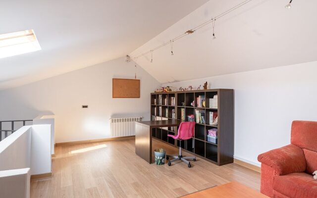 Classy Holiday Home With Swimming Pool, Garden, Bbq, Parking