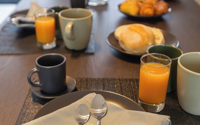 Aspasios Bonjardim Apartments