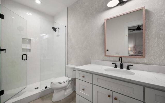 9866beachsidebeautypcwh - Beachside Beauty at Surfview Paradise
