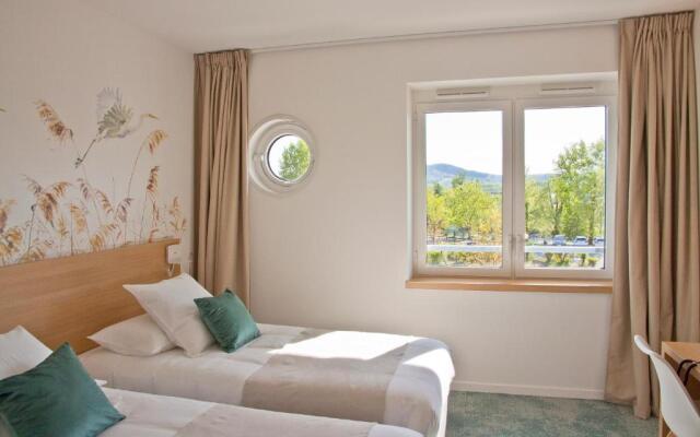 Shana Hotel & Residence