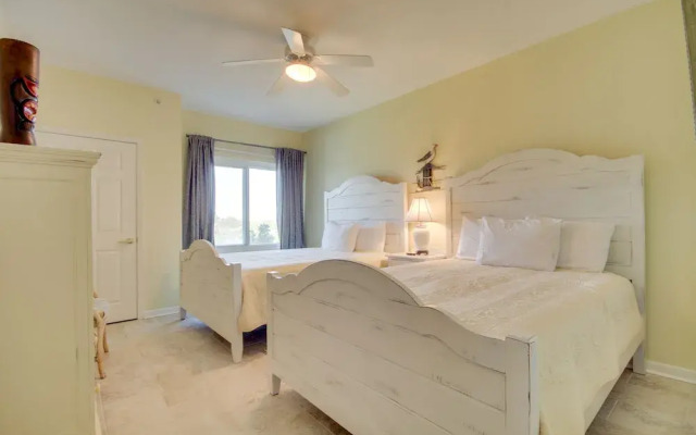 Gulfport Condo With Views: Walk to Beach