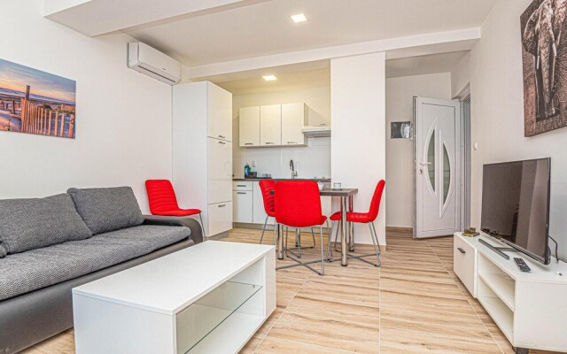 Nice Apartment in Brodarica With Wifi and 1 Bedrooms