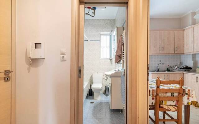 "whole House in Kolonos, Centre of Athens"