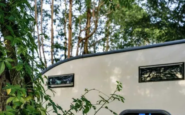 Zhonglv Anaya Jiulong Lake · A.CAMP RV Campground