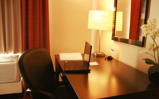 Hampton Inn & Suites Phoenix Chandler-Fashion Center AZ