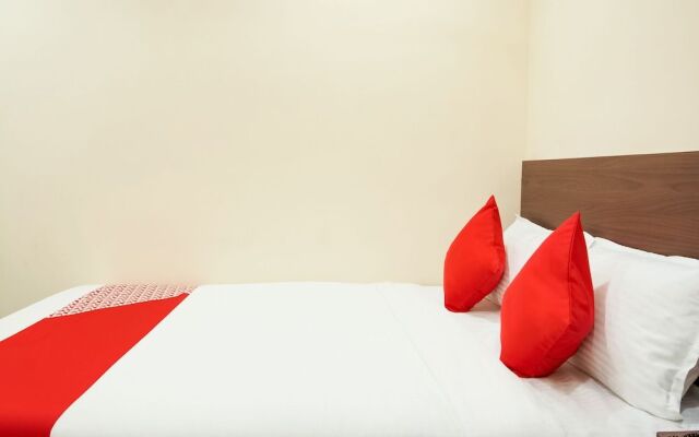 Oyo 29061 Suryas Grand