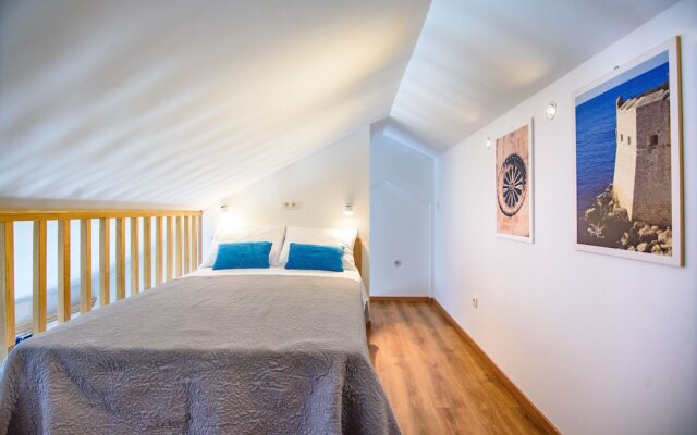 California Apartments III