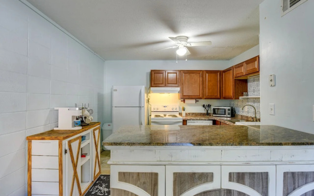 Okaloosa Island Condo Near Boardwalk & Beach!