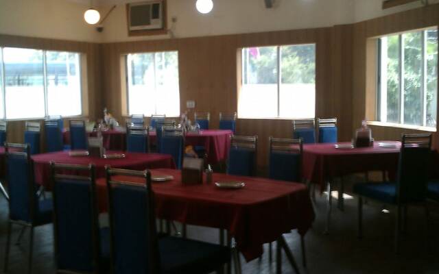 Rajhans Hotel and Resort