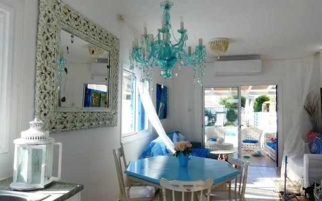 Greek Island Style 2 Bedroom Villa With Pool