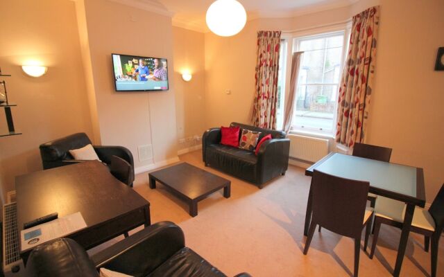 Norwich Street Apartments (Peymans)