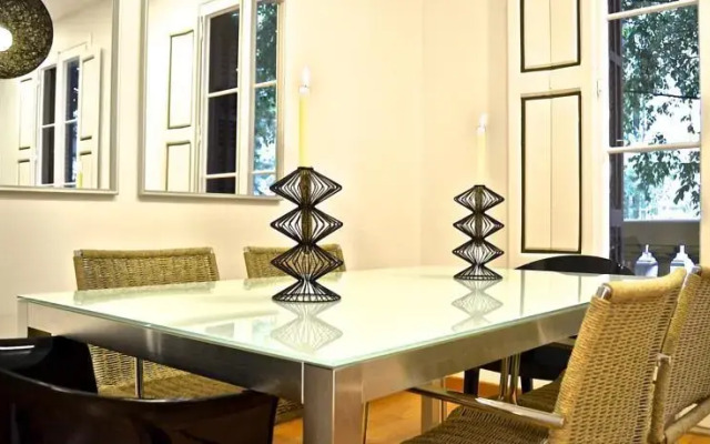 KM Rocafort Apartment