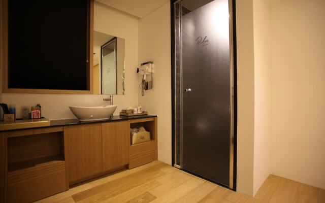 Incheon Ali Suite Hotel