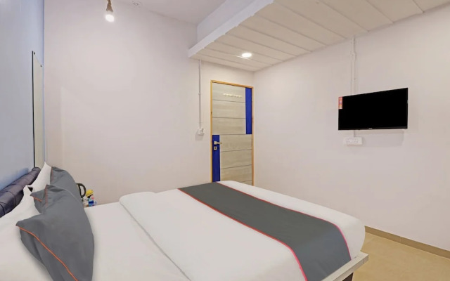 Hotel Solitaire Luxurious AC Rooms Surat