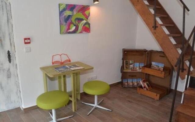 Lovin Book Guesthouse