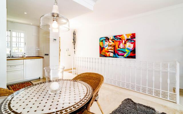 AP165 - Aloha Pueblo, Marbella by roomservices