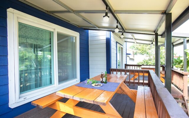 Yangyang River Pension