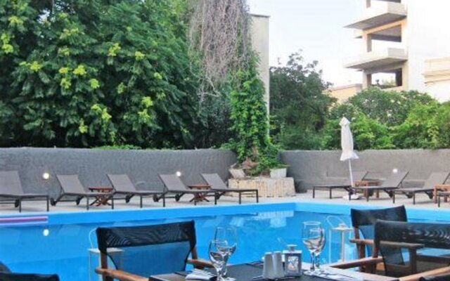 Amphitryon Boutique Hotel